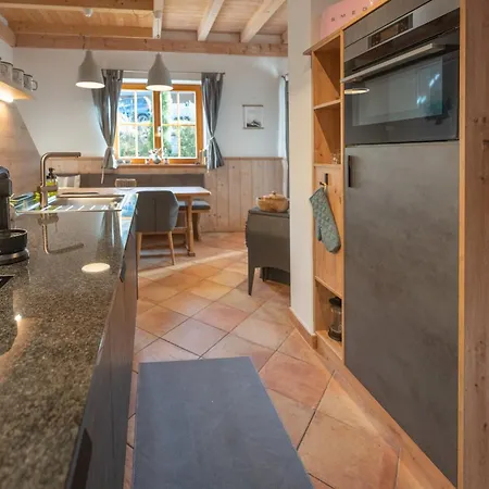 Hébergement de vacances Dorfchalets - Cenzi Inkl Tauern Therme Eintritt & Sommerkarte *